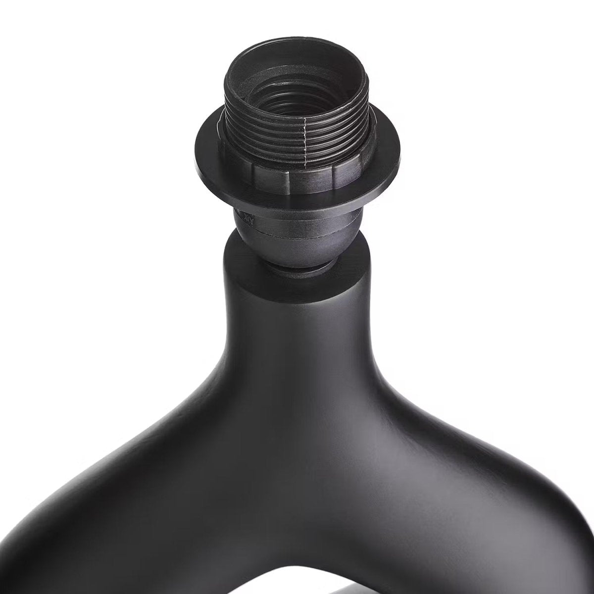 Tischleuchte mit Keramikfuß und Stoffschirm – Industrial Design