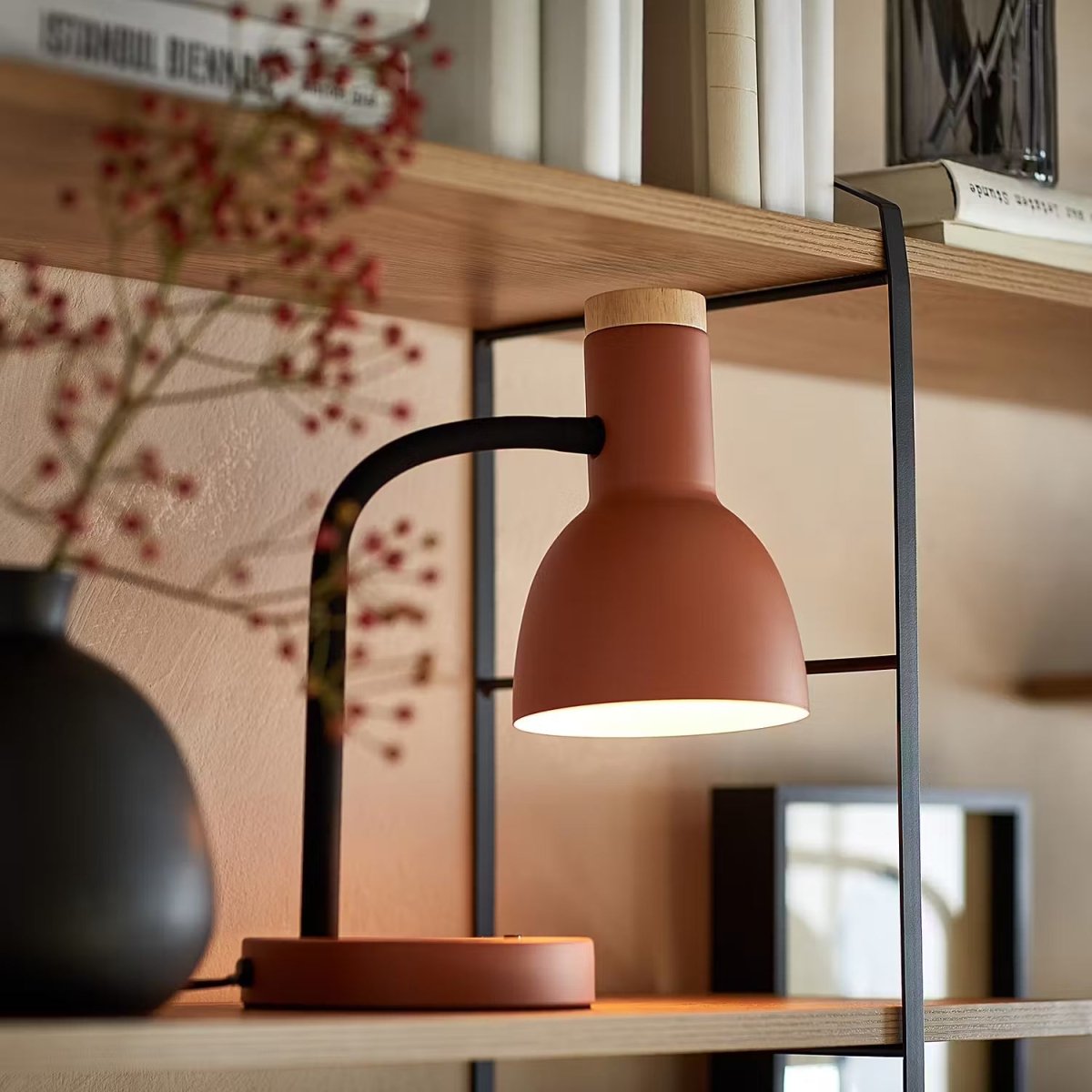 Schreibtischlampe Metall Modern – Fokussiertes Licht für Homeoffice und Lesen