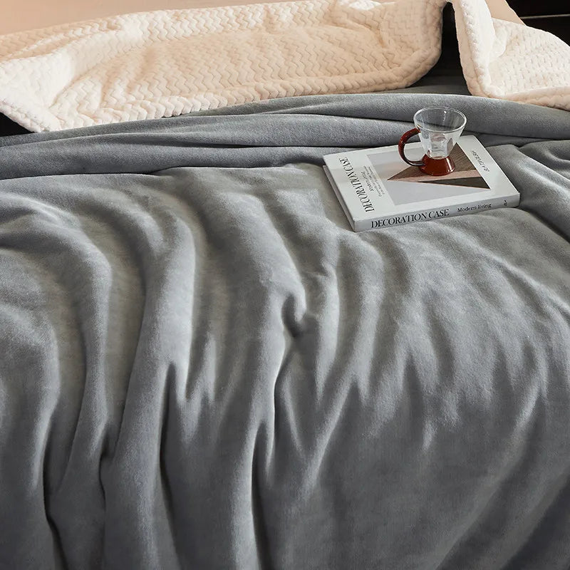 Fleece Decke 150x200 cm – weiche Wohndecke für zwei Personen