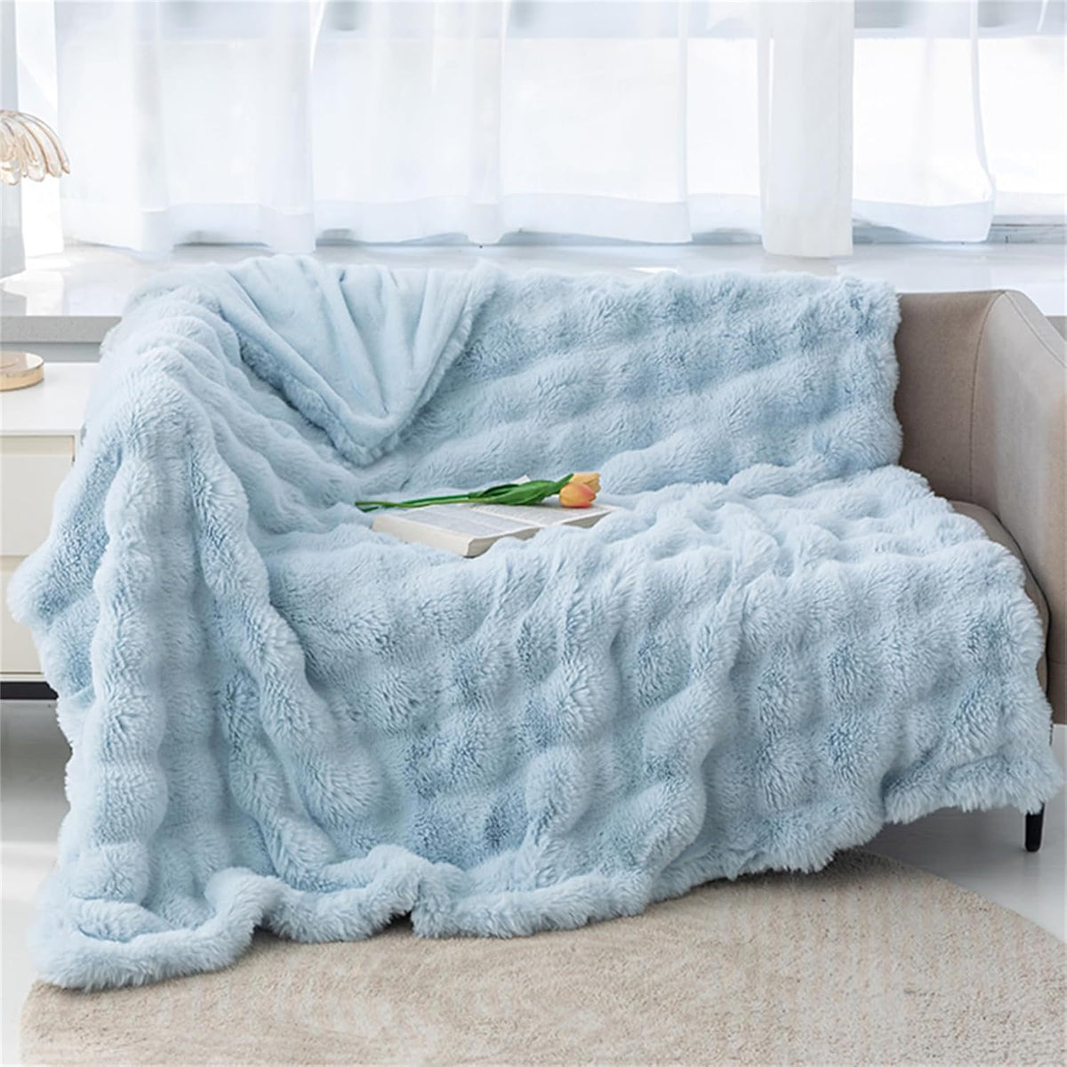 Gewichtsdecke mit Kunstfell und Chunky Knit Design