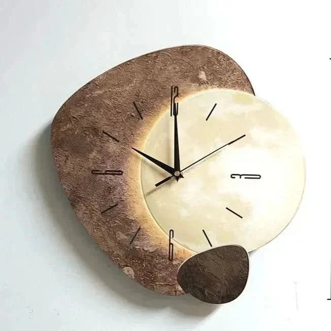 Moderne Holz-Wanduhr mit lautlosem Uhrwerk und USB-Beleuchtung