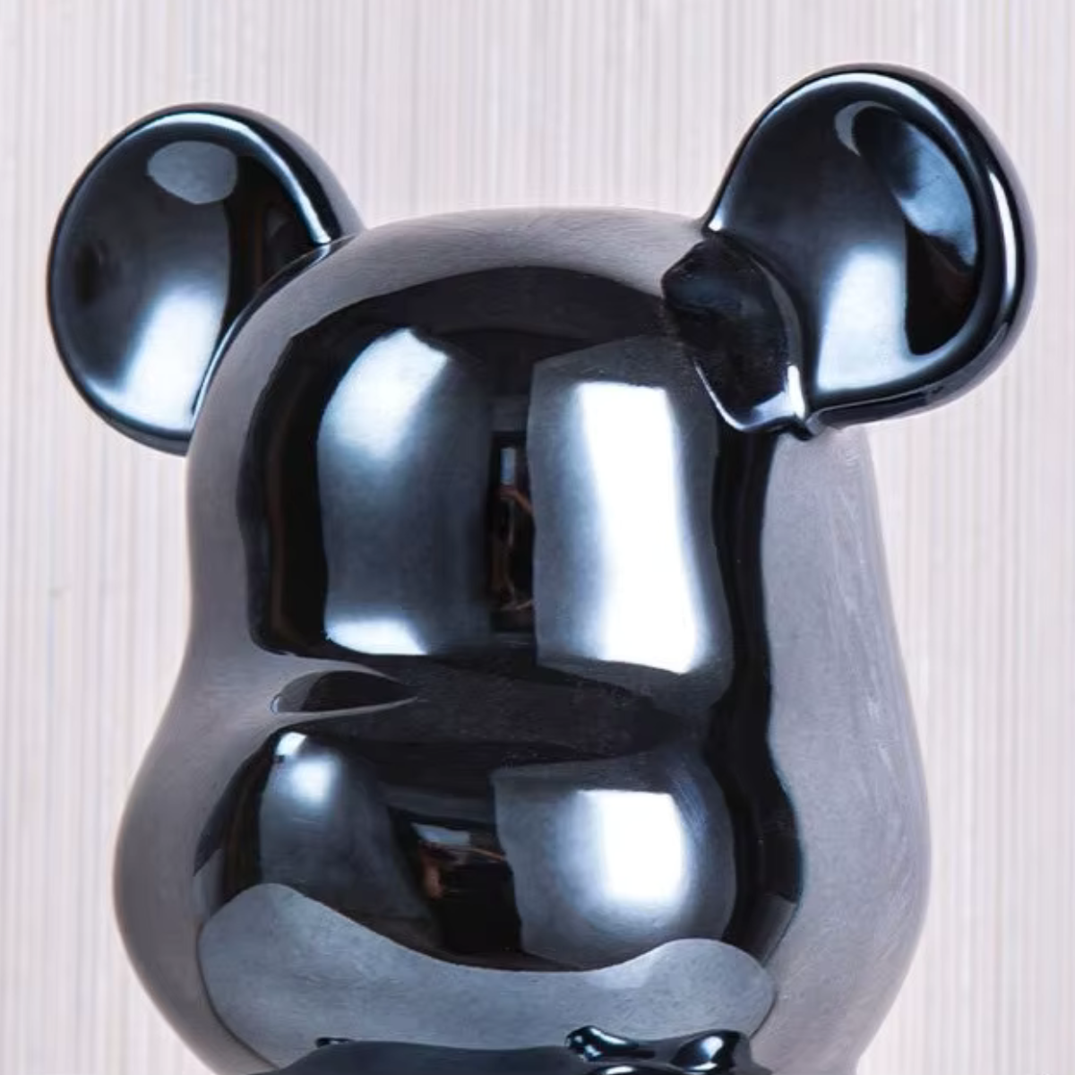 Bären-Skulptur aus Kunstharz – moderne Dekofigur für Zuhause