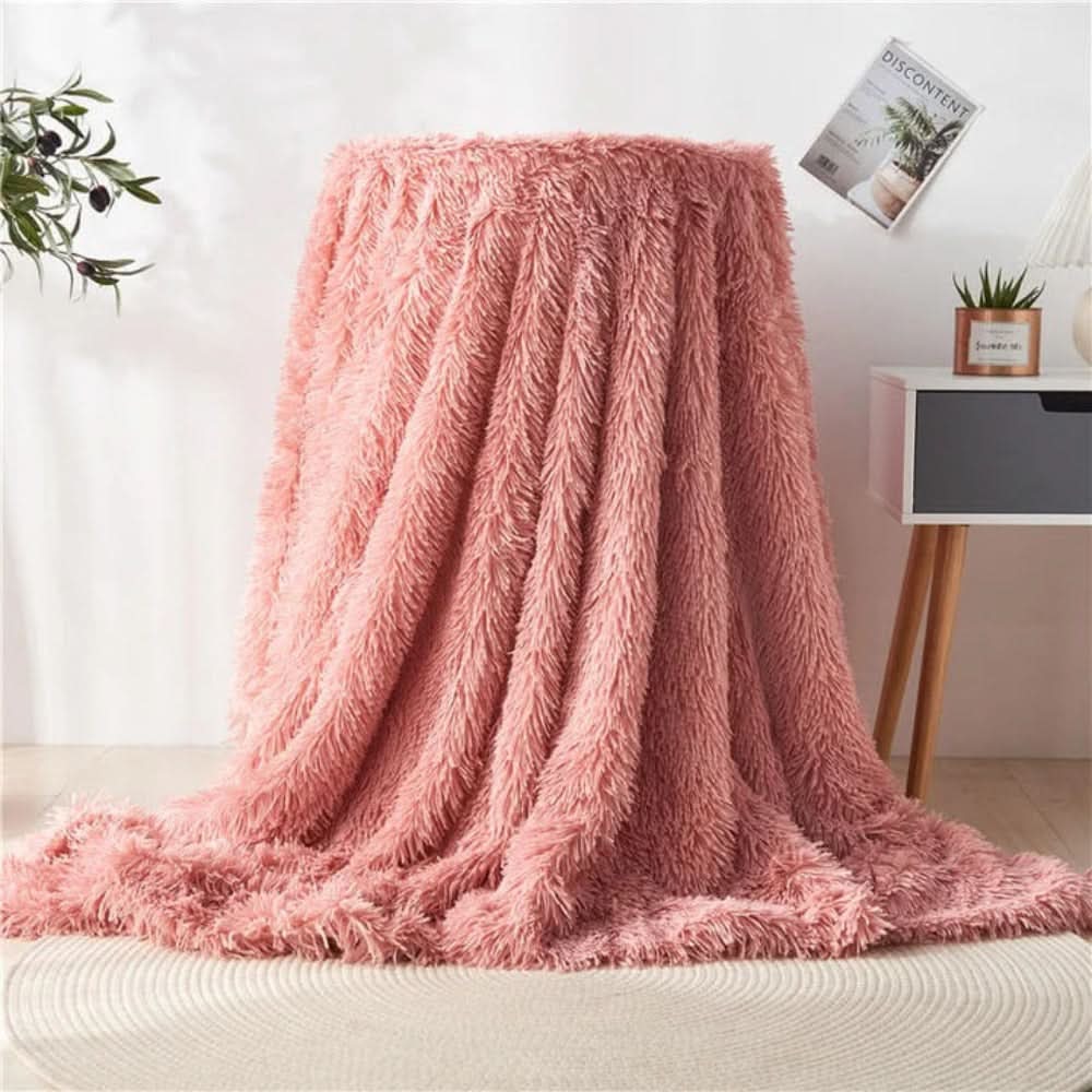 Kunstfell Kuscheldecke – flauschig weich für das ganze Jahr