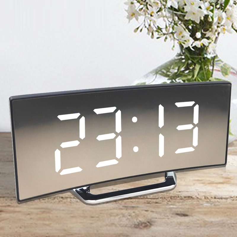 LED Digitalwecker mit Spiegelfläche und automatischer Dimmung