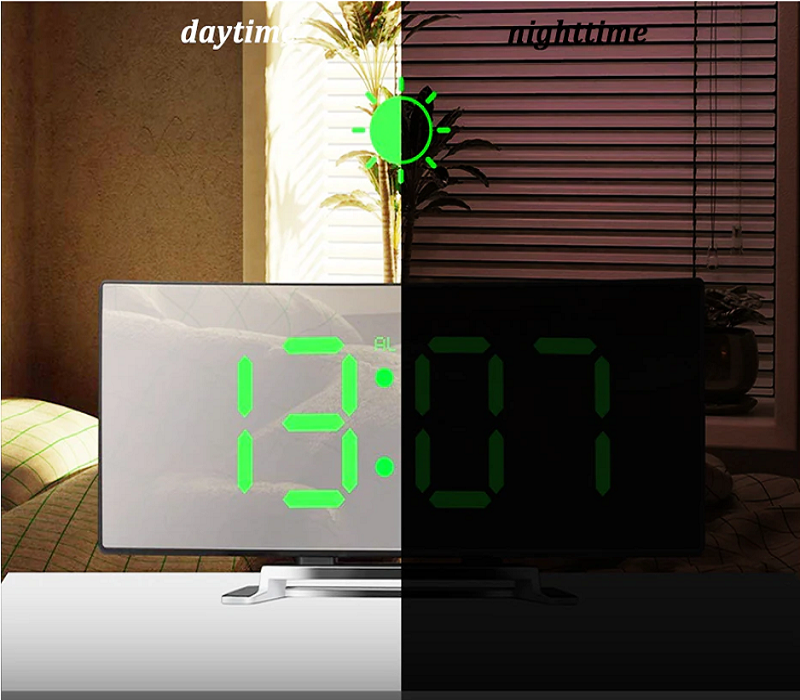 Digitaler Wecker mit gebogenem LED-Spiegeldisplay & Crescendo-Alarm