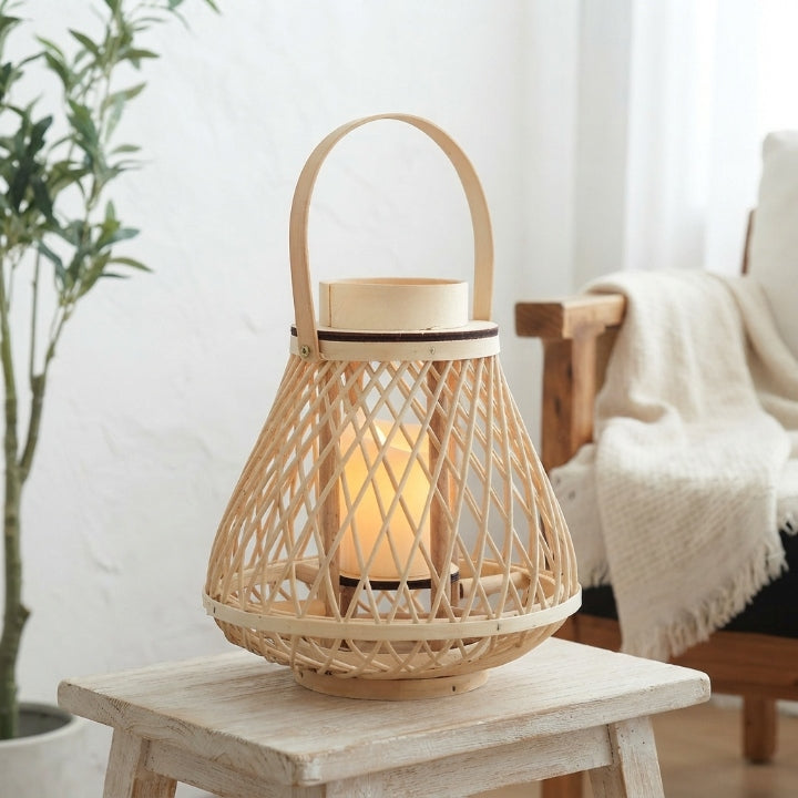 Rattan Laterne mit flammenloser LED-Kerze – handgeflochten