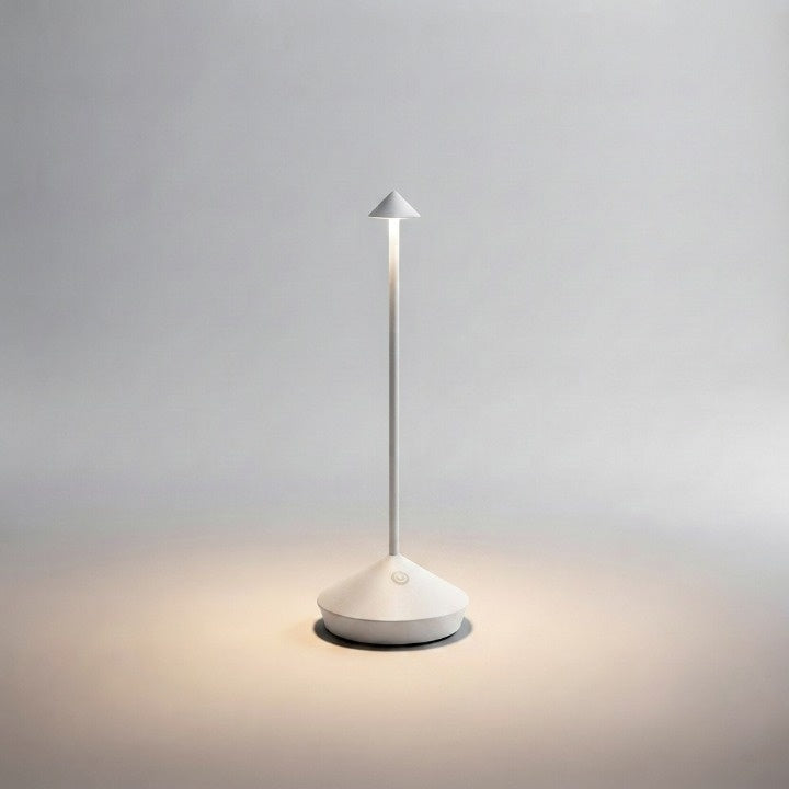 Kabellose LED-Tischlampe dimmbar und wasserfest für innen und außen