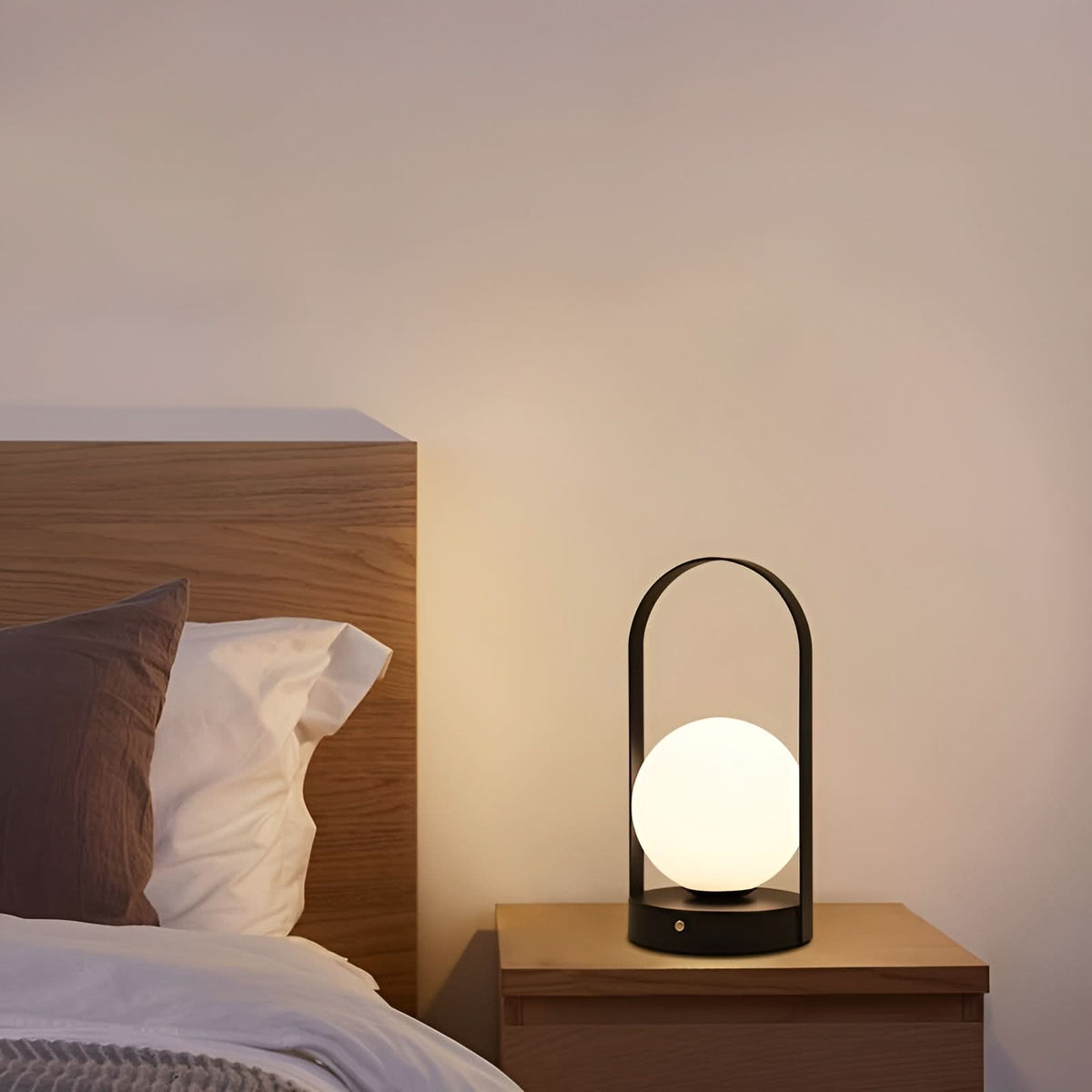 Kabellose Kugellampe mit Akku – minimalistisches Design