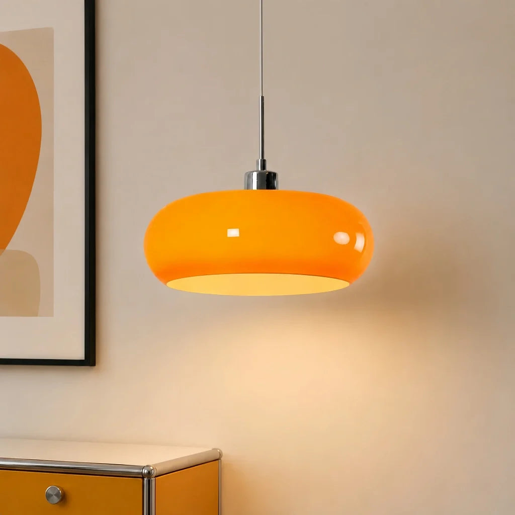Glas-Pendelleuchte im Bauhaus-Stil für moderne Innenräume