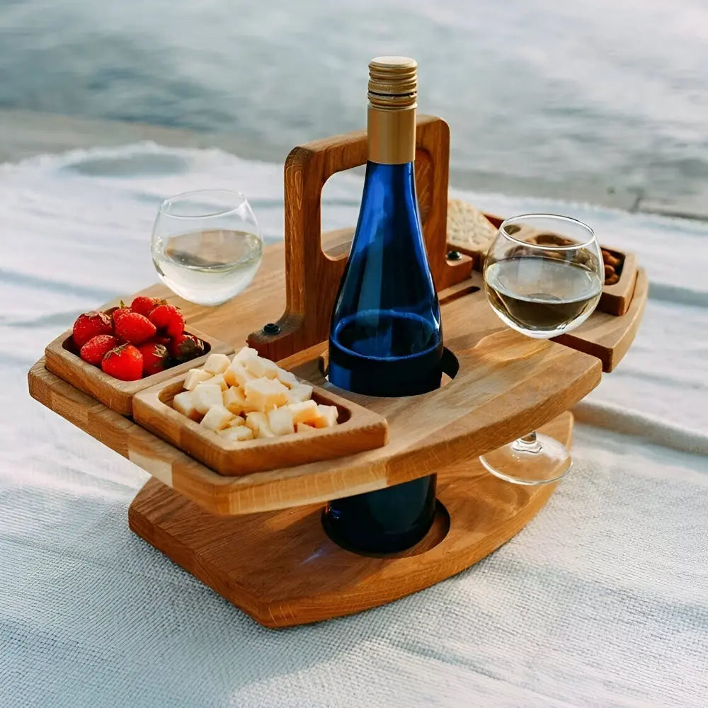 Klappbarer Picknick Weintisch aus Holz mit Glashalterung und Snackfächern