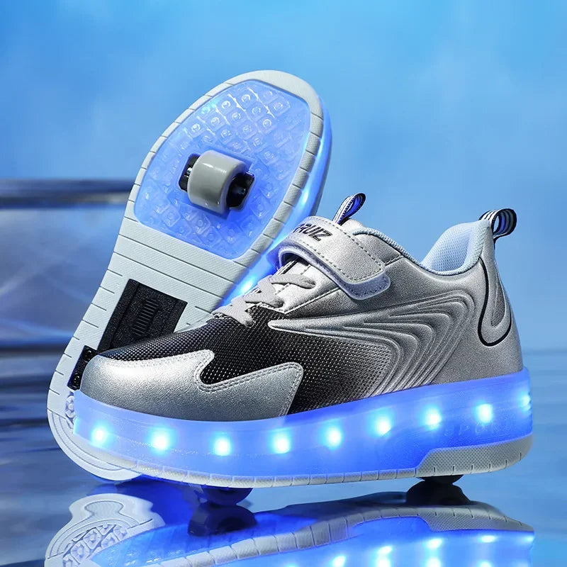 Kinderschuhe mit ausklappbaren Rollen und leuchtender LED-Sohle