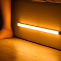 Kabellose LED-Lichtleiste mit Bewegungssensor für Innenräume