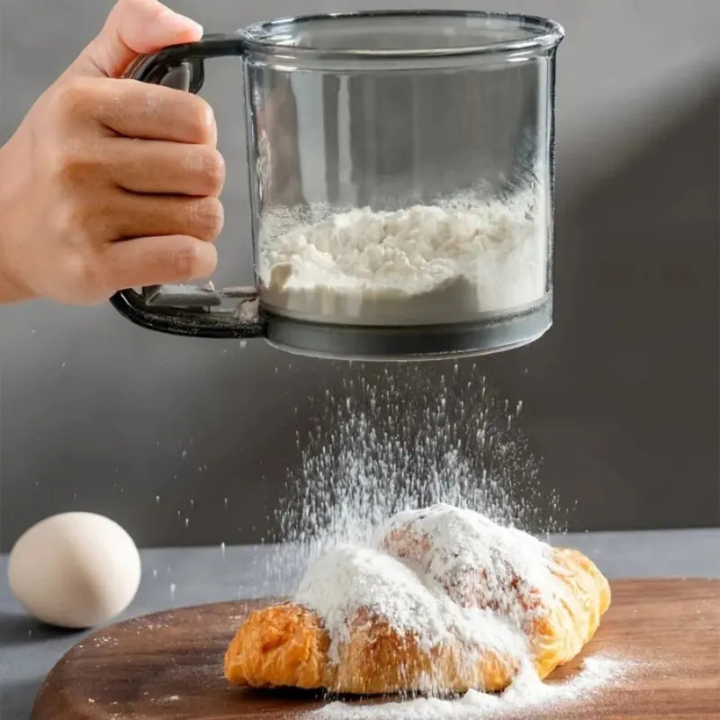 Mehlsieb Quetschgriff 250ml - Backsieb Edelstahl mit Messmarkierung