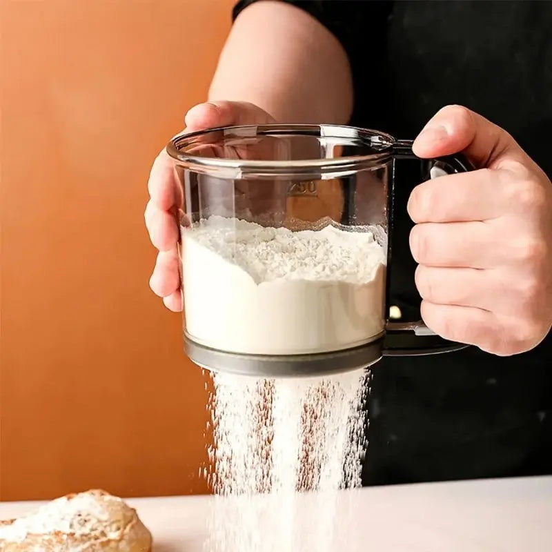 Mehlsieb Quetschgriff 250ml - Backsieb Edelstahl mit Messmarkierung