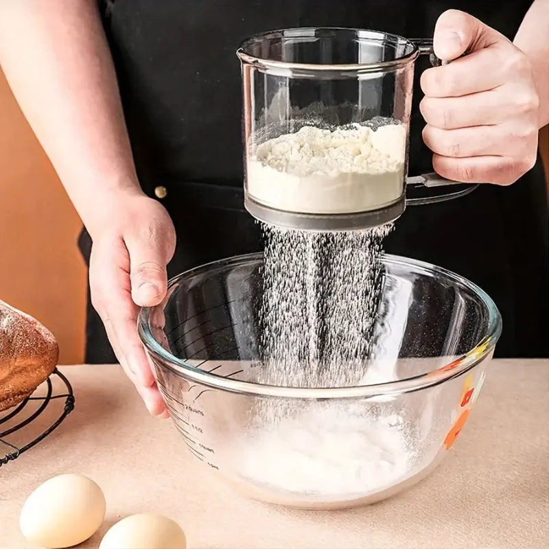 Mehlsieb Quetschgriff 250ml - Backsieb Edelstahl mit Messmarkierung