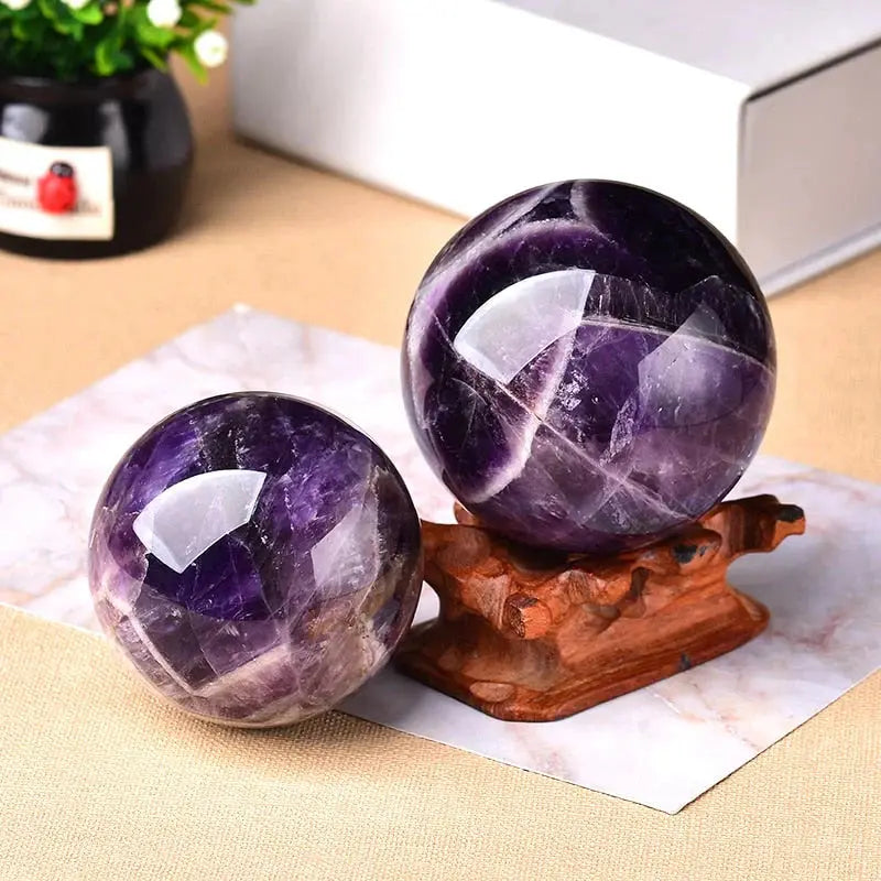 Amethyst Kugel handpoliert mit Holzständer - Naturstein Dekoration