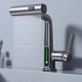 Digitaler Waschtischhahn mit Temperaturanzeige – modern und tropffrei