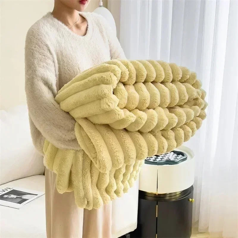 Fleece Decke weich warm – für Sofa, Bett und Freizeit
