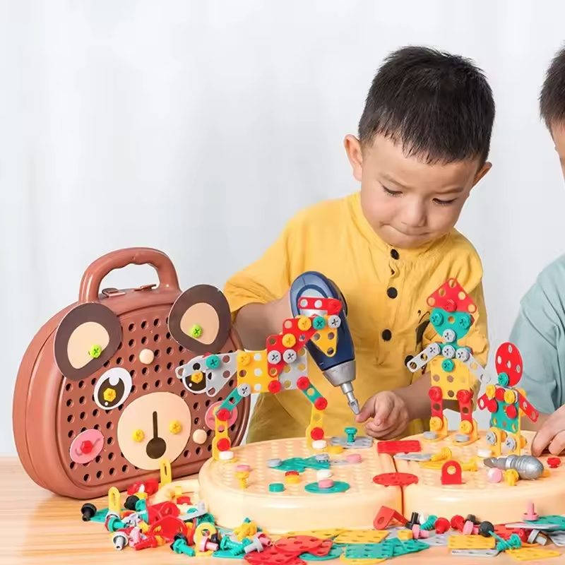 Kinder Konstruktionsspielzeug mit elektrischer Bohrmaschine – 204 Teile