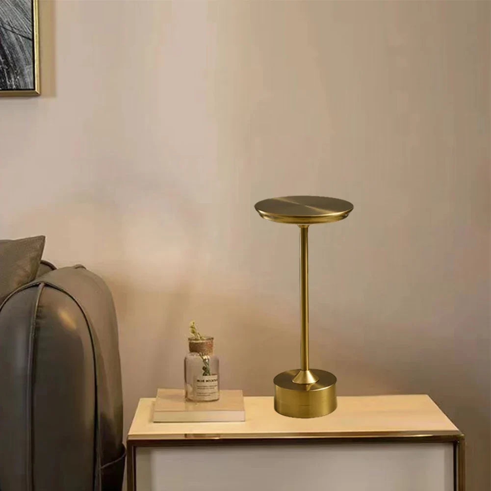 Kabellose Tischlampe mit warmweißem LED-Licht für Bar und Wohnbereich