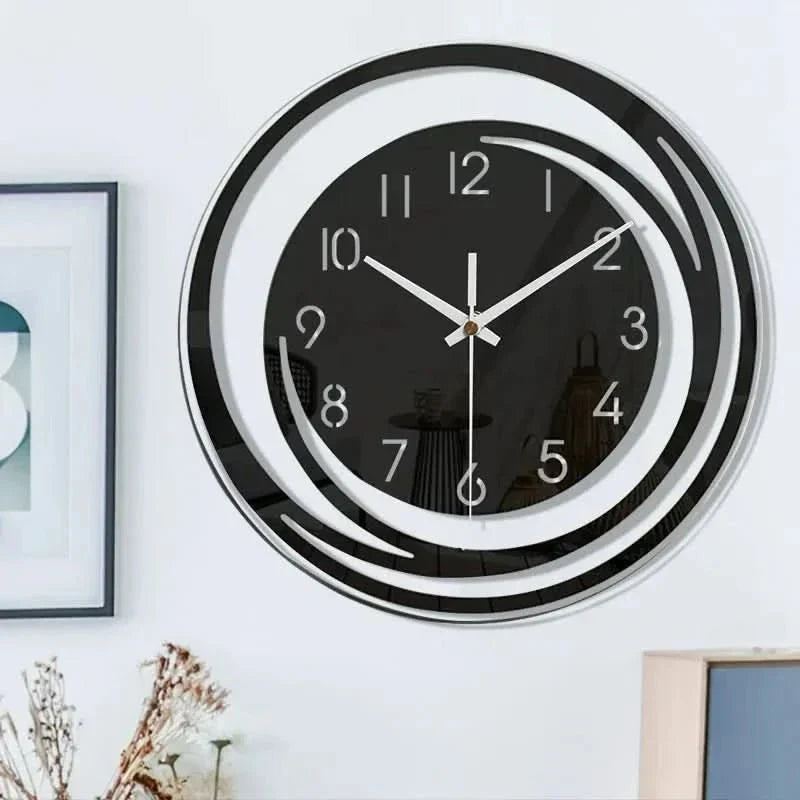 Moderne Wanduhr mit minimalistischem Design und lautlosem Uhrwerk