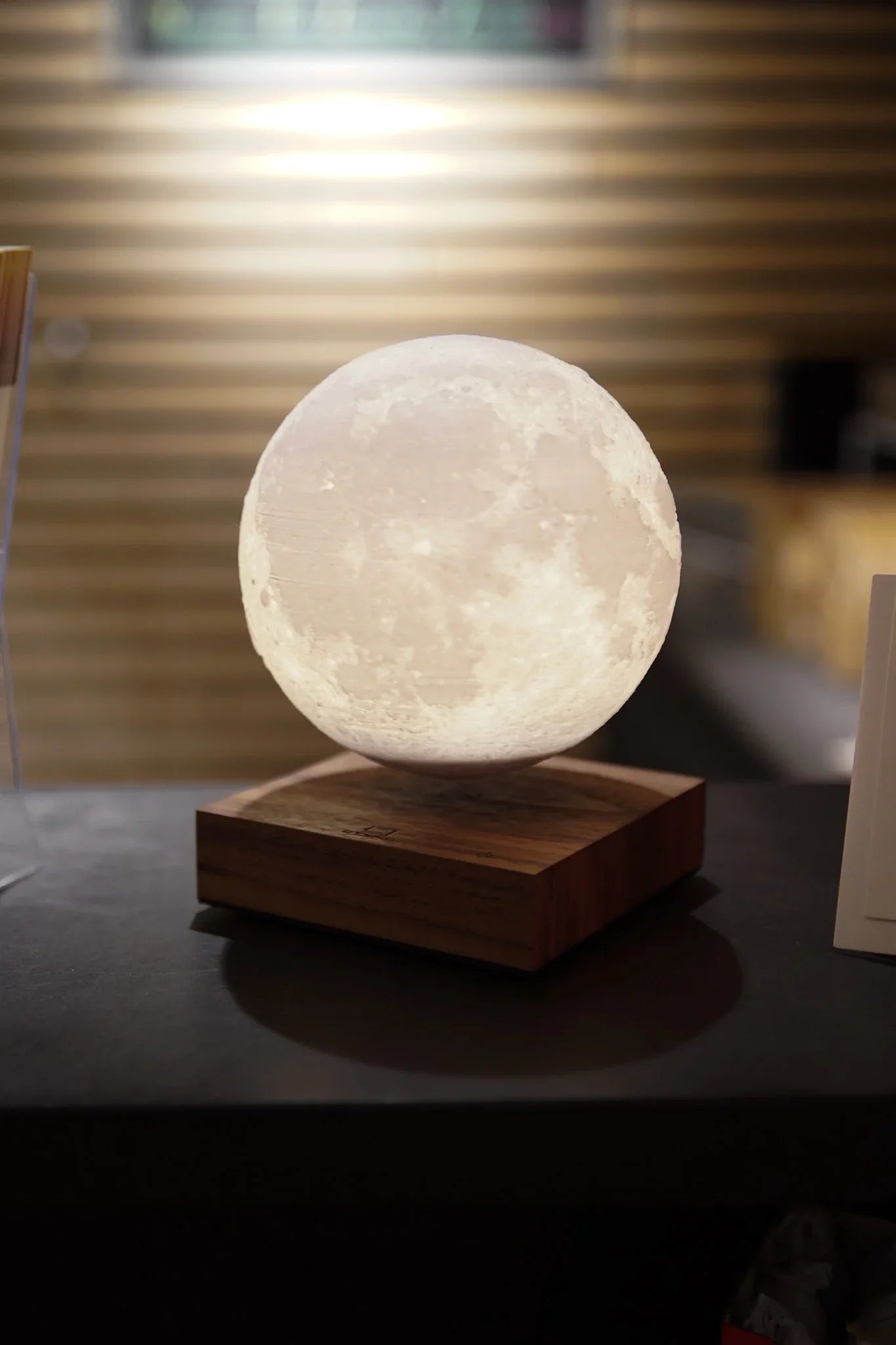 Schwebende Mondlampe mit magnetischer Levitation und Berührungssensor