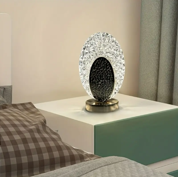 Tischlampe Pfauen-Design mit kristallähnlichen Lichtreflexen