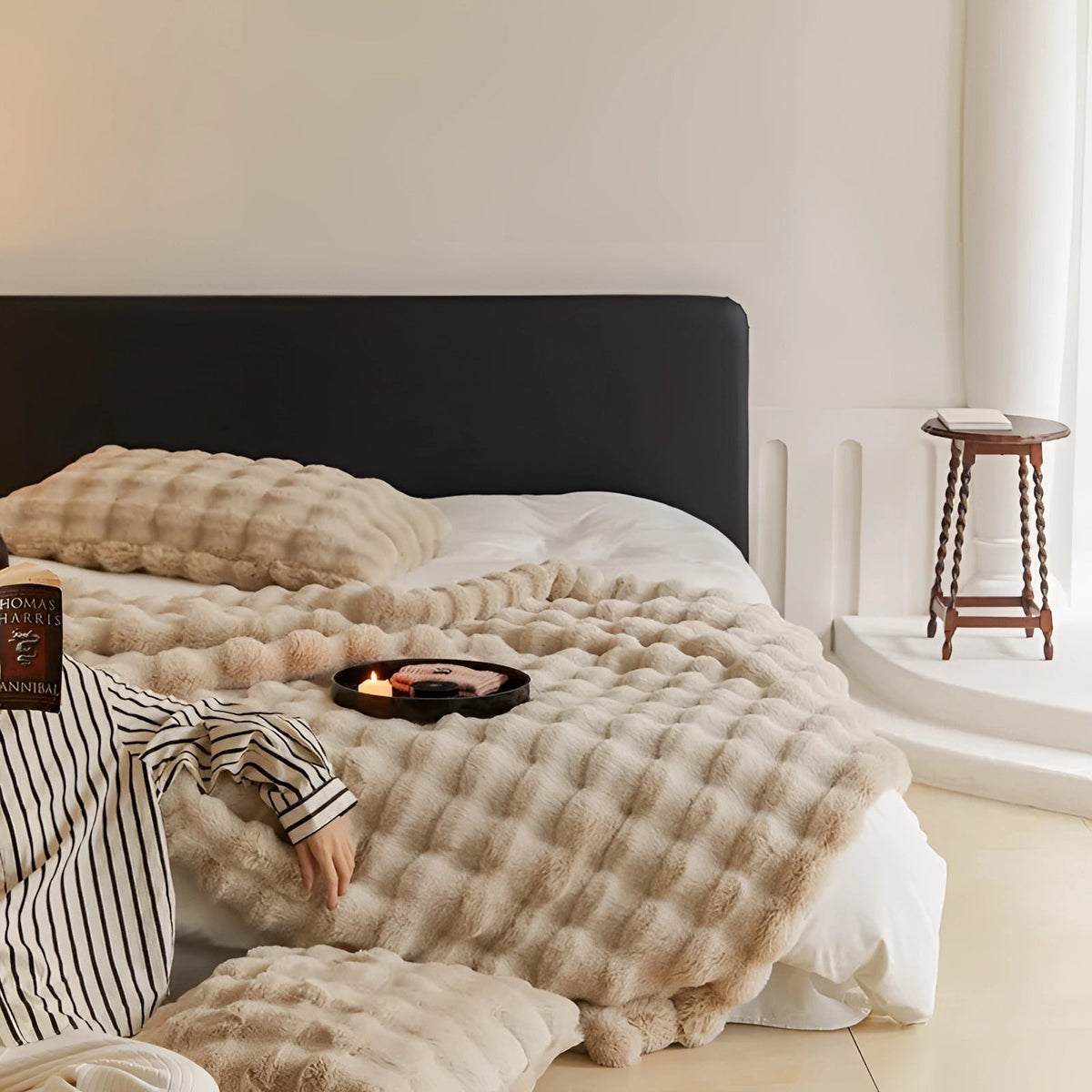 Gewichtsdecke mit Kunstfell und Chunky Knit Design