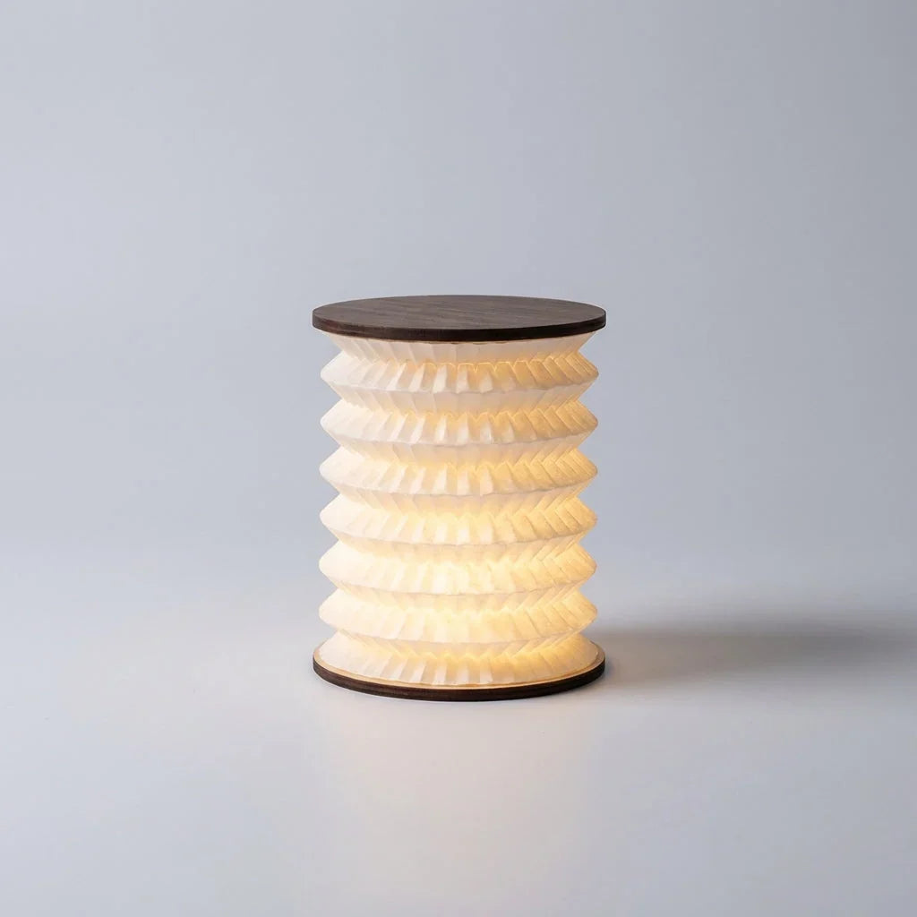 Laternen-Tischlampe mit warmem LED-Licht im klassischen Stil