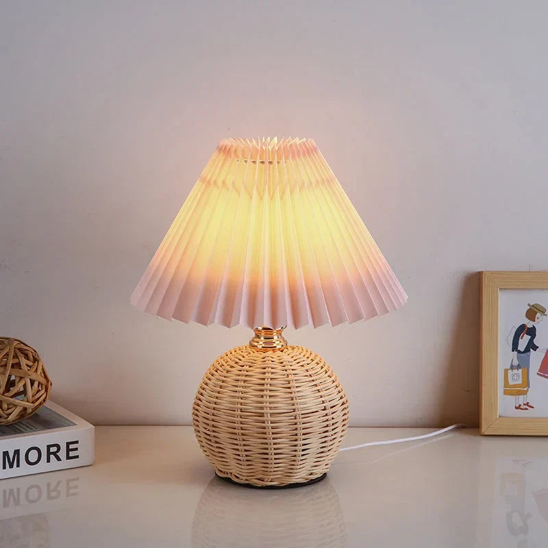 mit Rattansockel und Stoffschirm – USB-betrieben