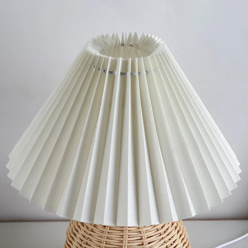 mit Rattansockel und Stoffschirm – USB-betrieben