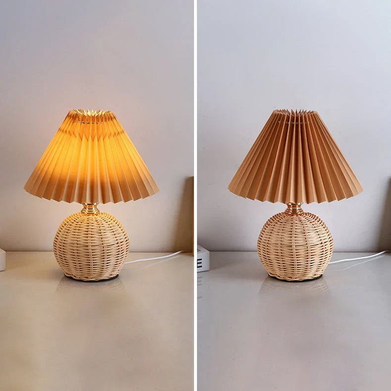 mit Rattansockel und Stoffschirm – USB-betrieben