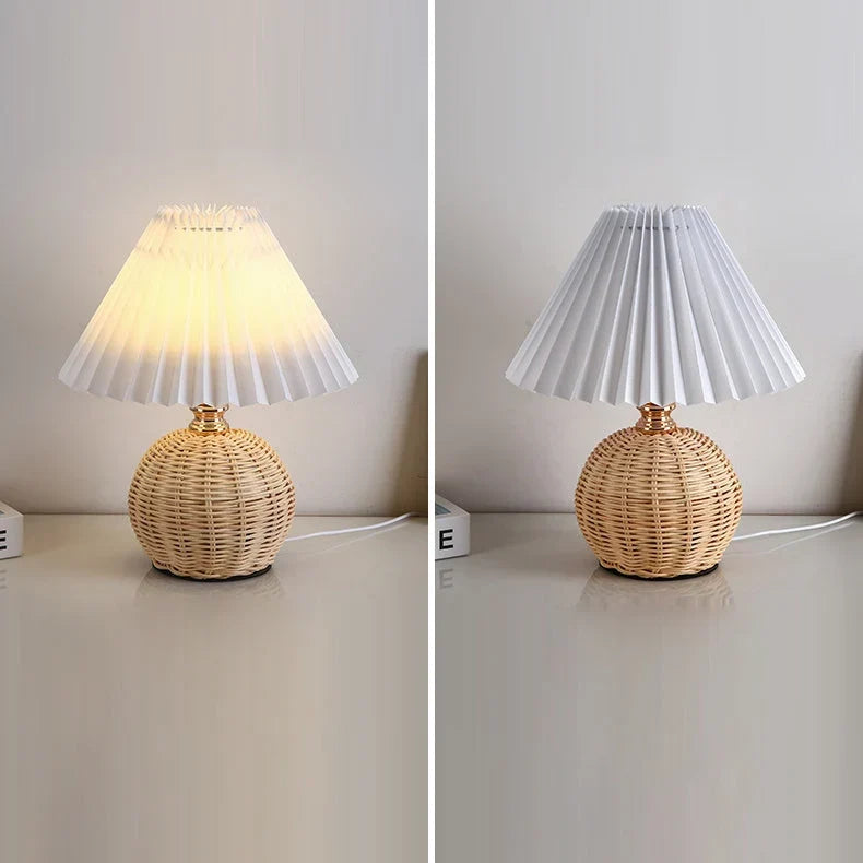 mit Rattansockel und Stoffschirm – USB-betrieben