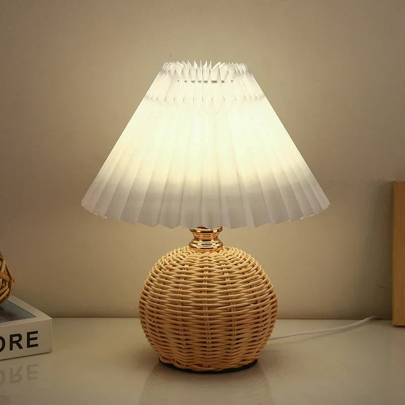 mit Rattansockel und Stoffschirm – USB-betrieben