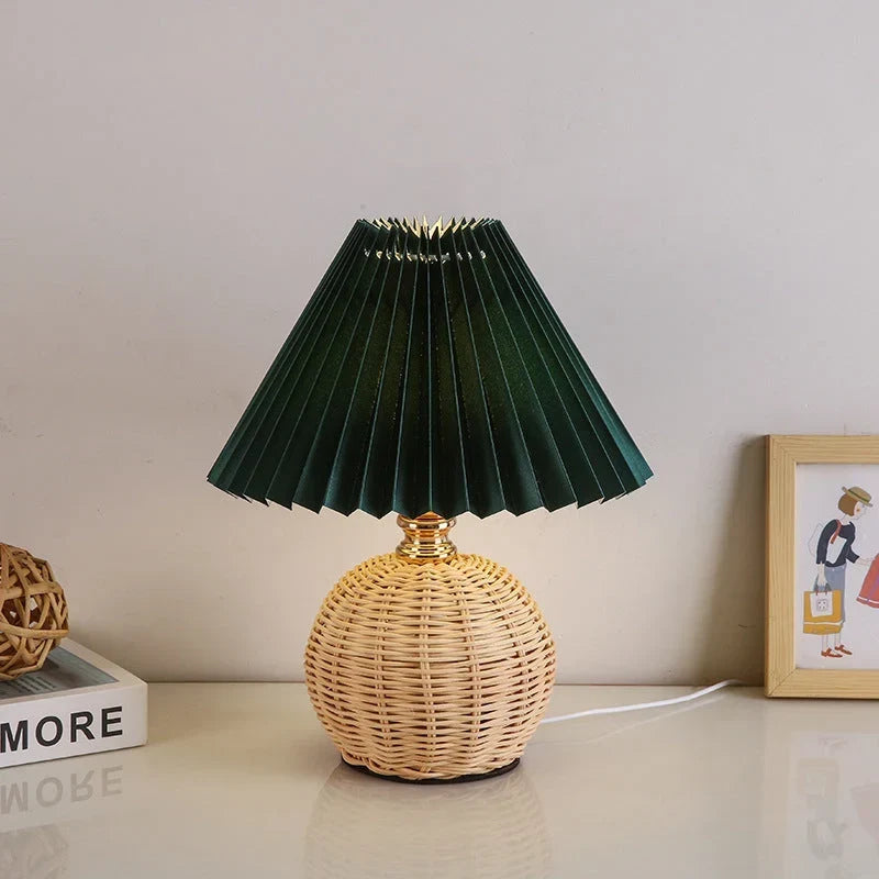 mit Rattansockel und Stoffschirm – USB-betrieben
