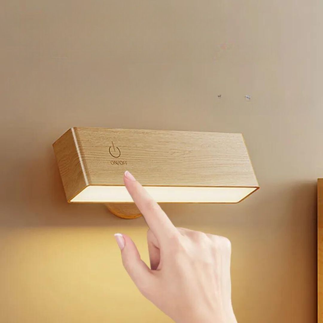 Kabellose Wandlampe mit Holzfinish – wiederaufladbar und dimmbar