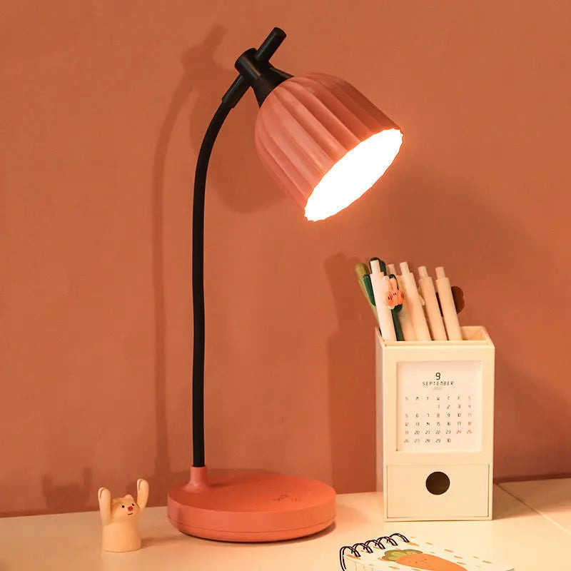 LED Schreibtischlampe dimmbar – flexibel für Schreibtisch & Nachttisch