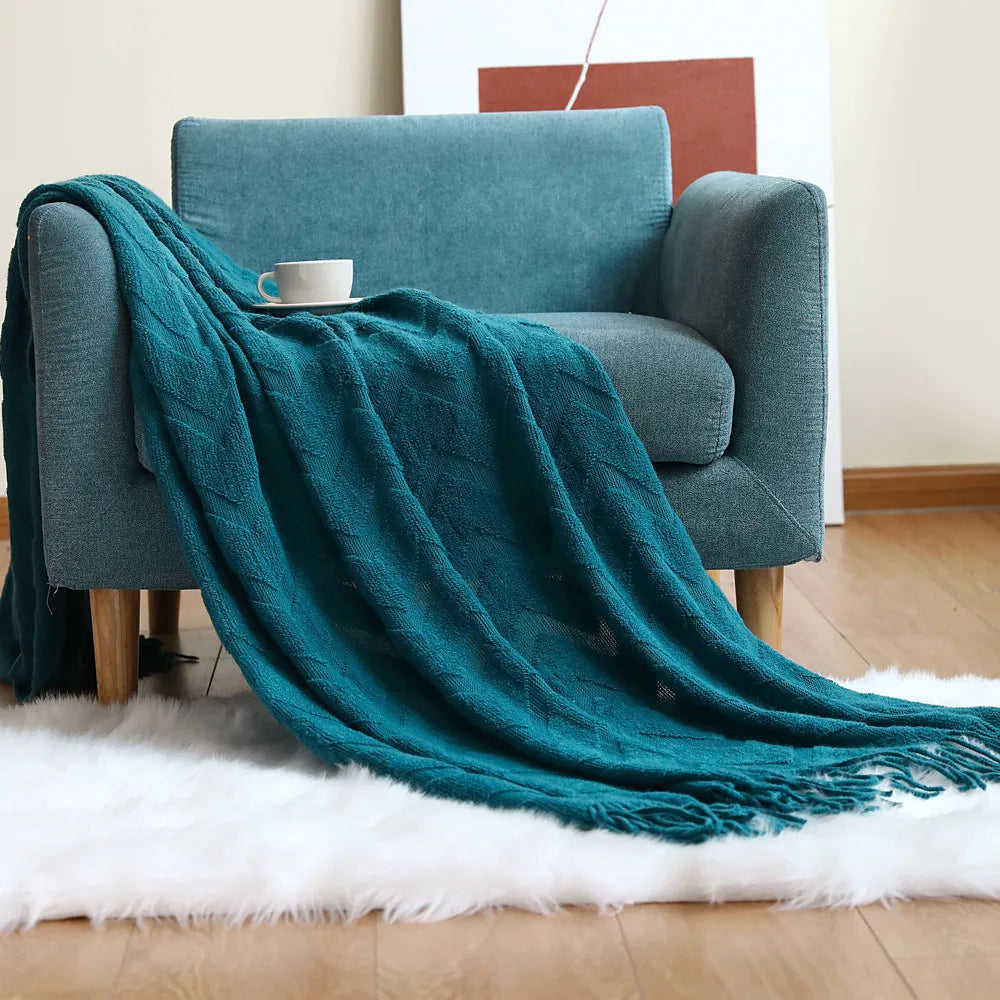 Jacquard-Strickdecke mit Fischgrätenmuster – weich und dekorativ