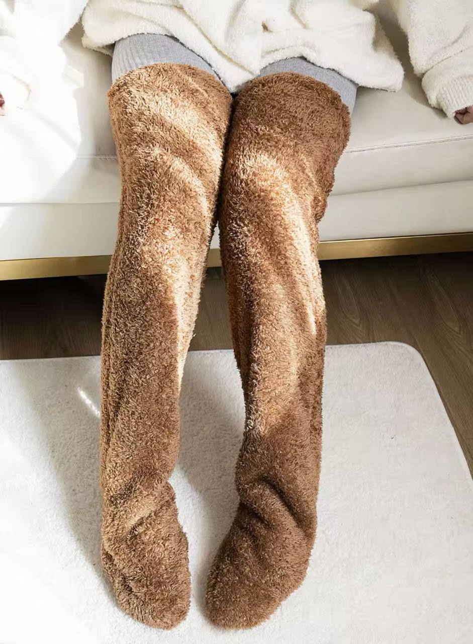 Flauschige Overknee-Socken mit Anti-Rutsch-Pads für zu Hause