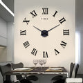 Große Wanduhr mit römischen Ziffern – minimalistisches Vintage-Design