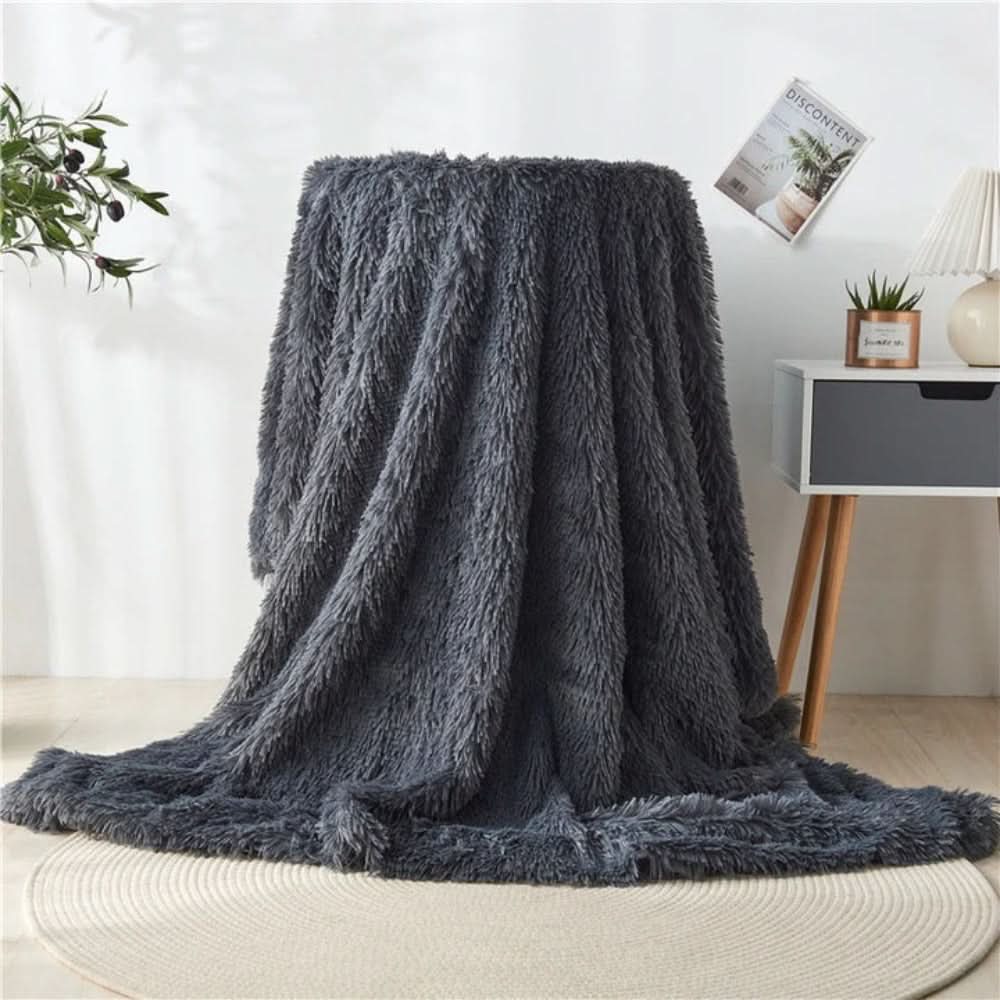 Kunstfell Kuscheldecke – flauschig weich für das ganze Jahr