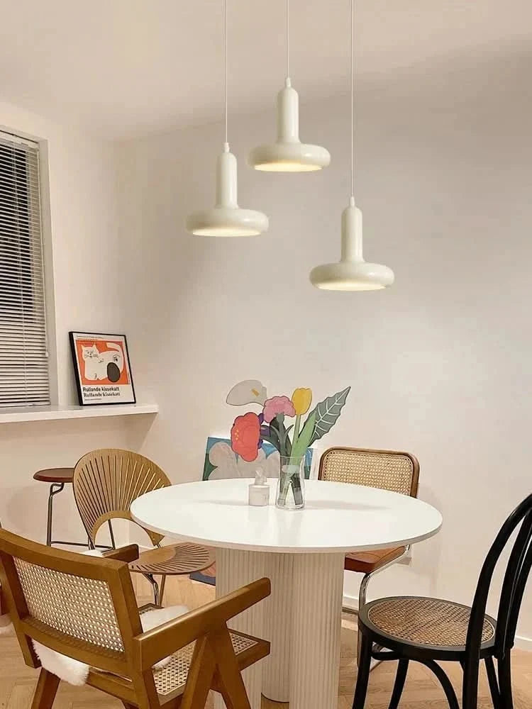 Minimalistische Pendelleuchte aus Metall – elegantes Design