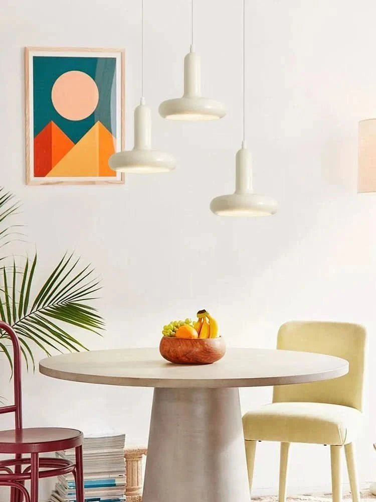 Minimalistische Pendelleuchte aus Metall – elegantes Design