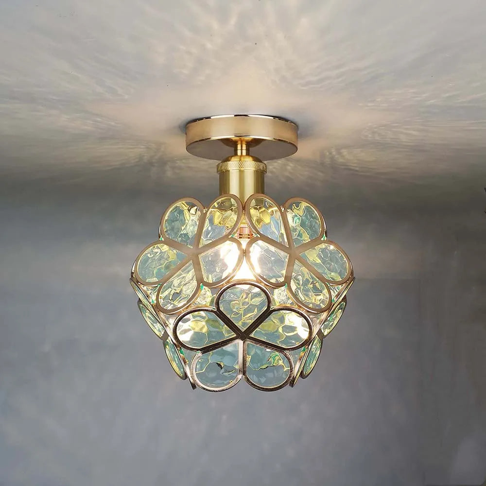 Blumenförmige Deckenleuchte mit Kristalldesign für elegante Räume
