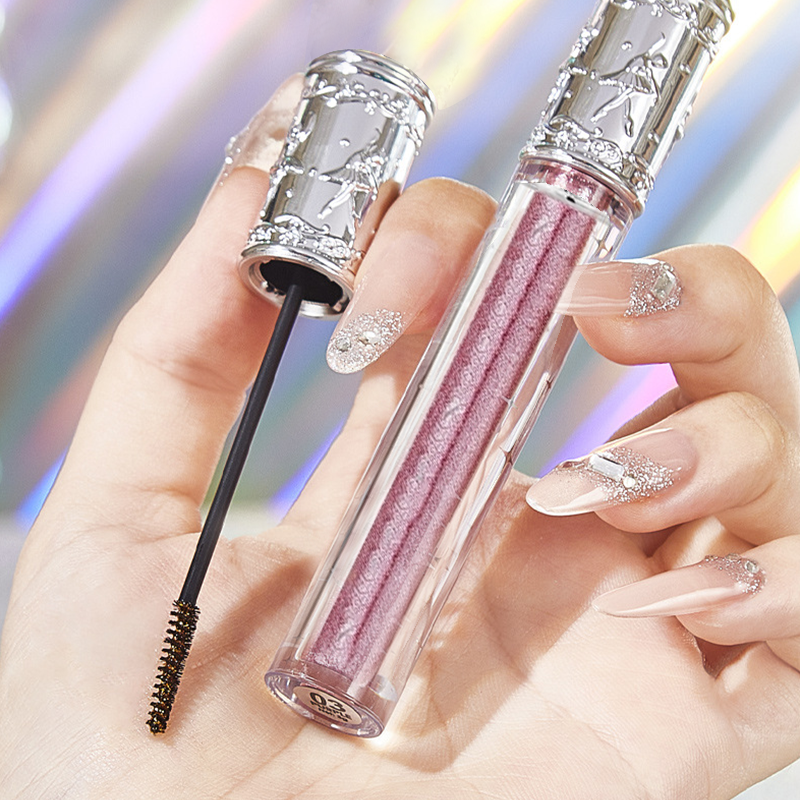 Wasserfeste Glitter Mascara für Volumen und Glanz