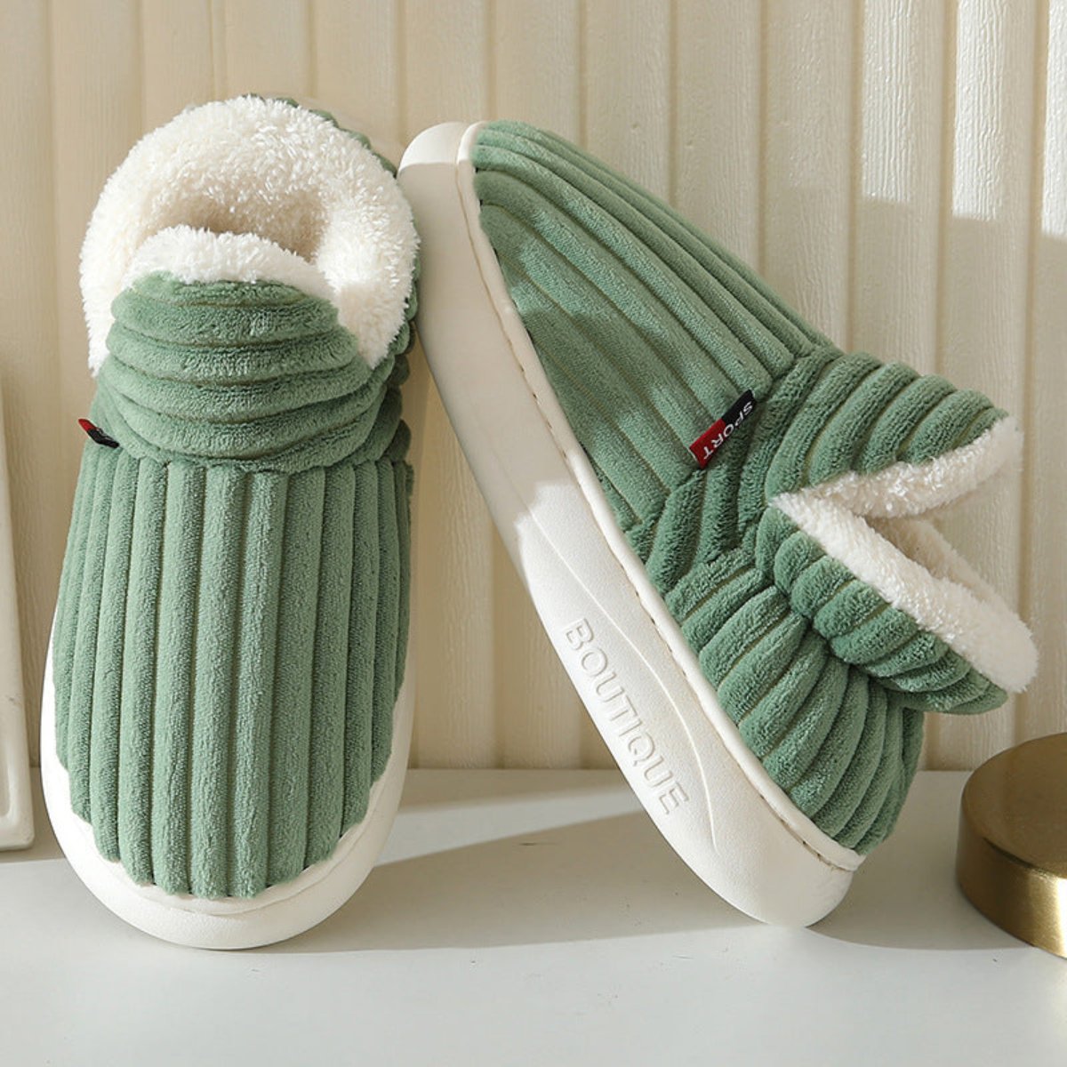 Warme Winter Hausschuhe mit Fleece-Futter und Antirutschsohle