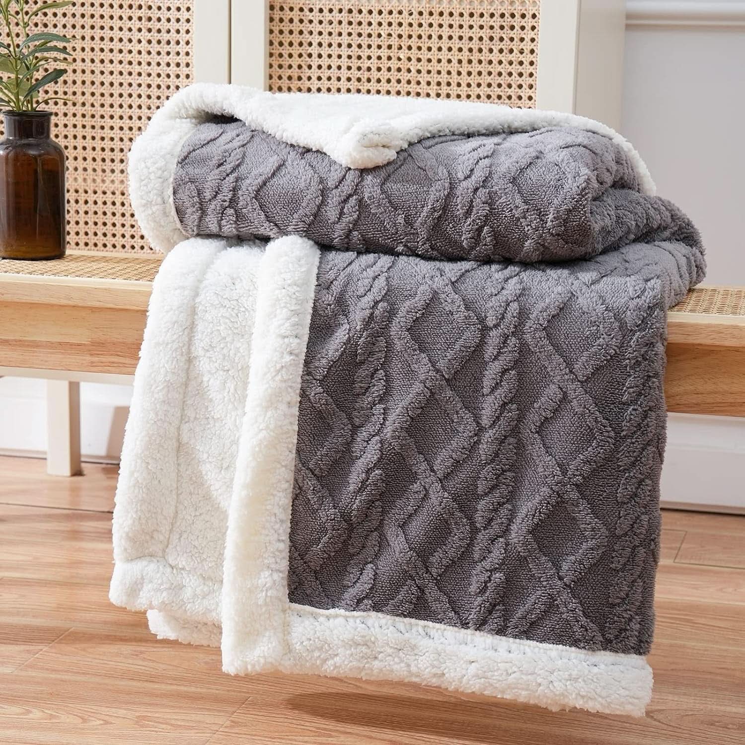 Flauschige Sherpa-Fleece Decke – weich, warm und vielseitig