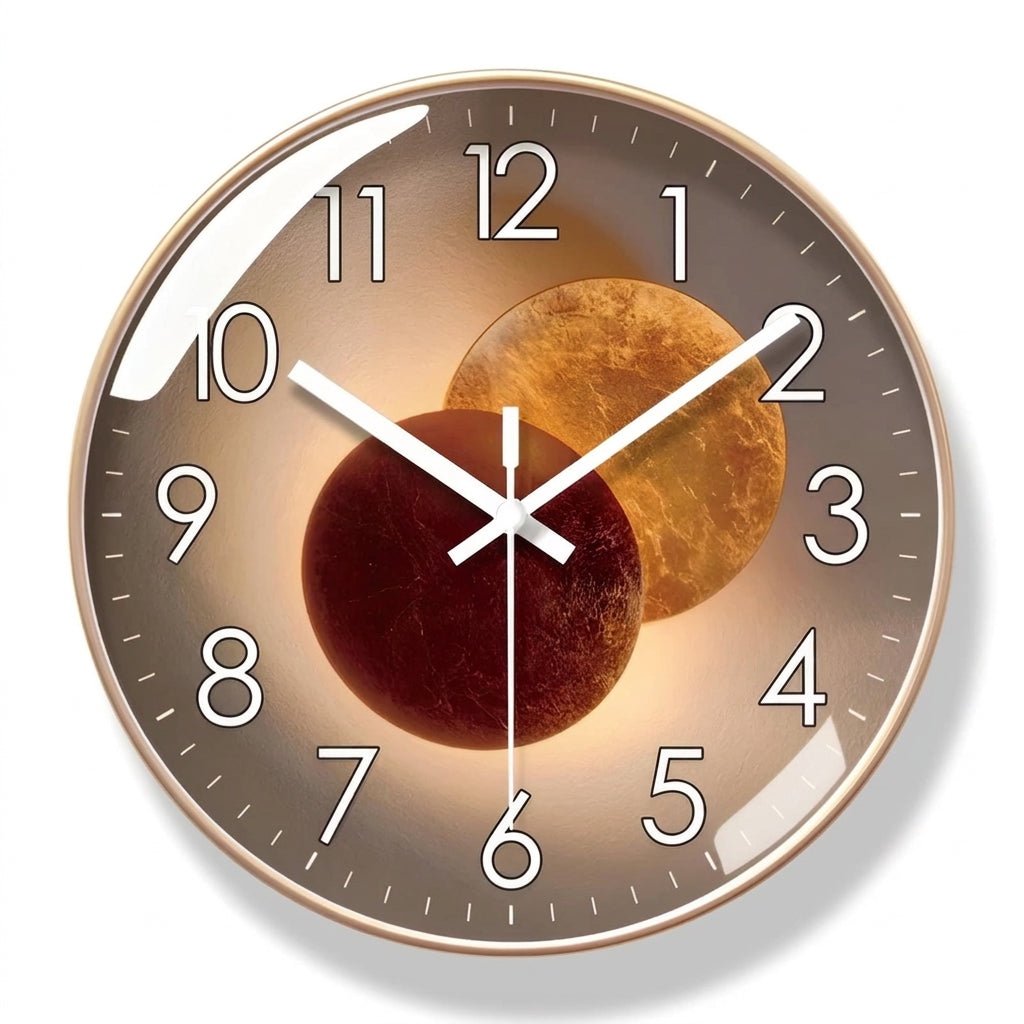 Runde Wanduhr mit dunklem Zifferblatt und 3D-Detail