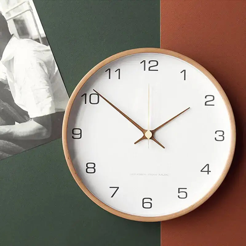 Holzwanduhr mit lautlosem Quarzwerk – minimalistisches Design