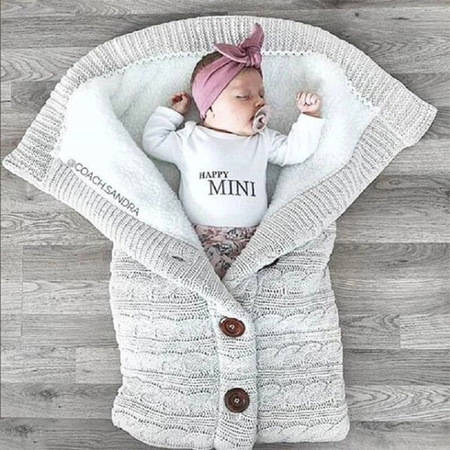 Gestrickter Baby Winterschlafsack 0-12 Monate mit Knöpfen